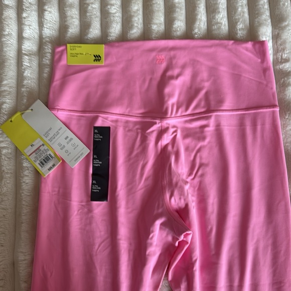 Every day soft ultra high rise leggings - Picture 3 of 5